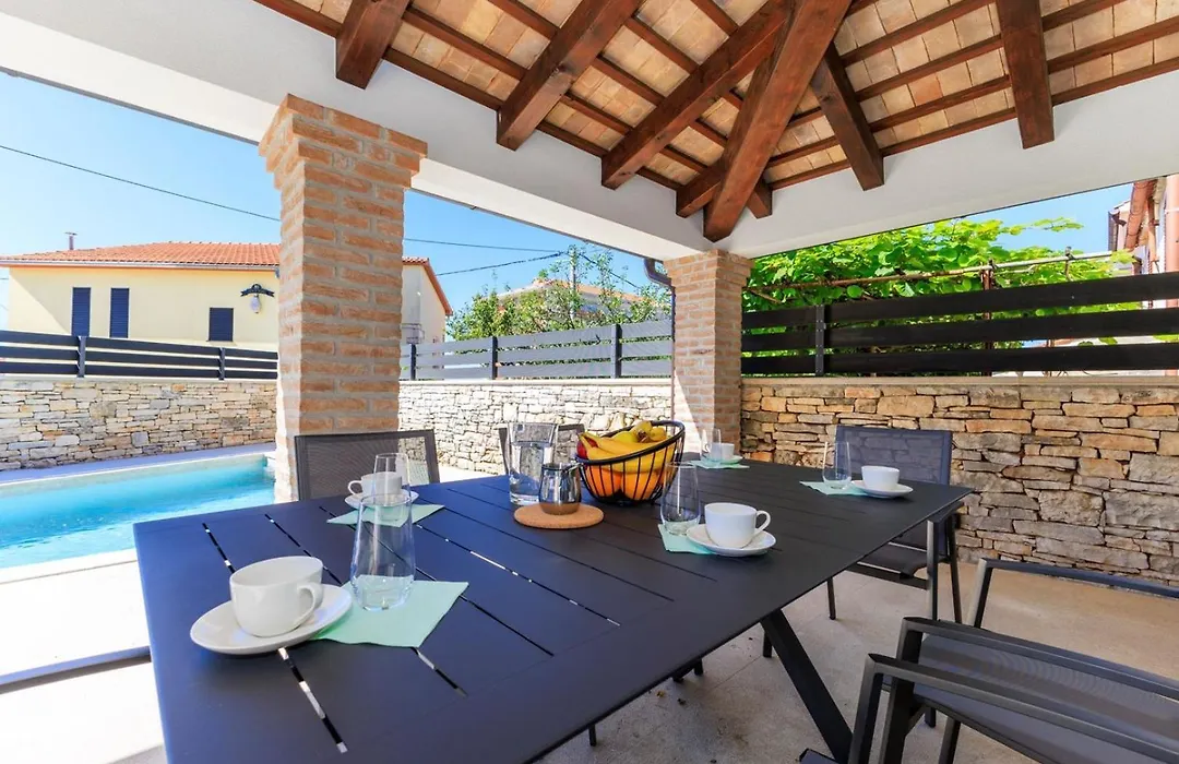 Villa Etrina-1